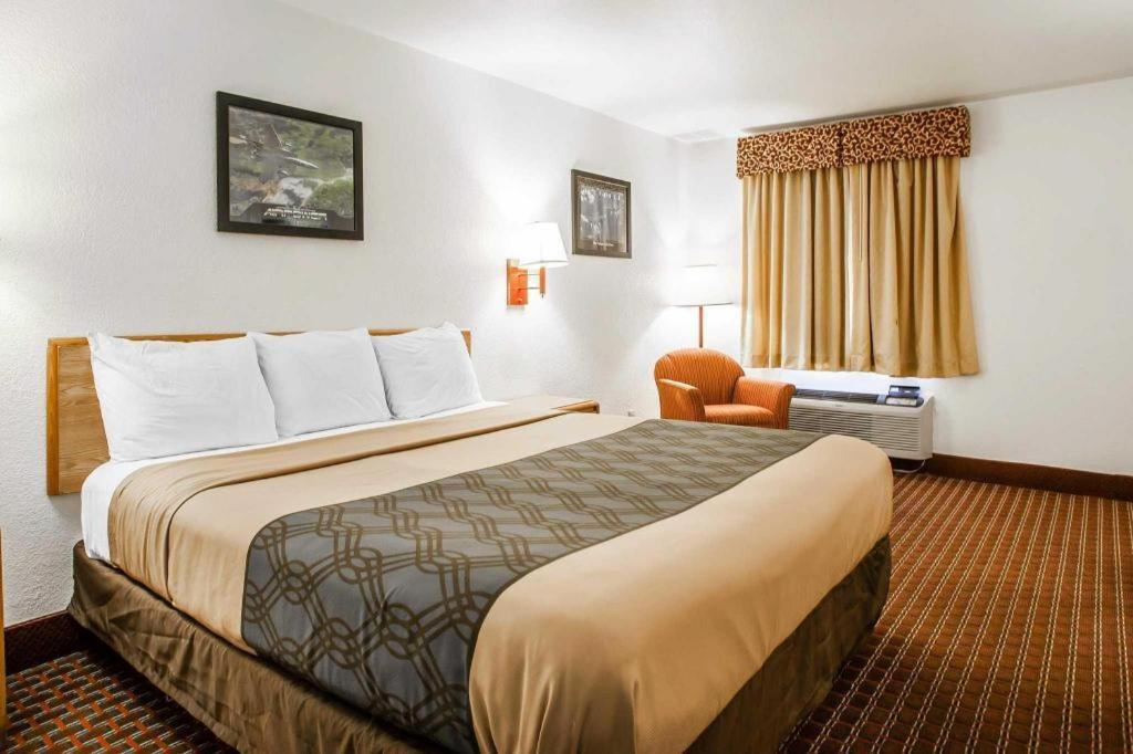 Econo Lodge Truman Inn Sedalia Extérieur photo