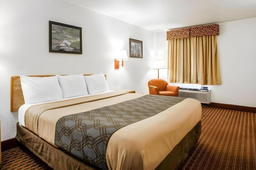 Econo Lodge Truman Inn Sedalia Extérieur photo
