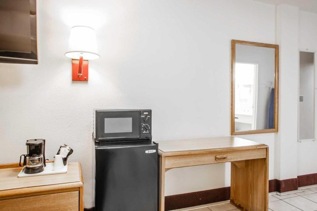 Econo Lodge Truman Inn Sedalia Extérieur photo