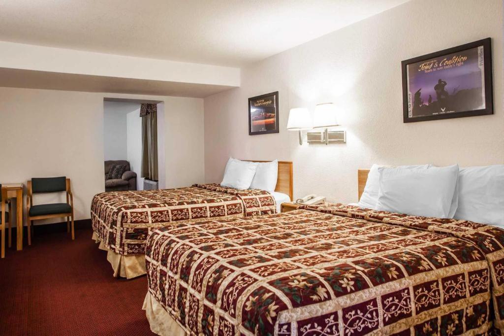 Econo Lodge Truman Inn Sedalia Extérieur photo