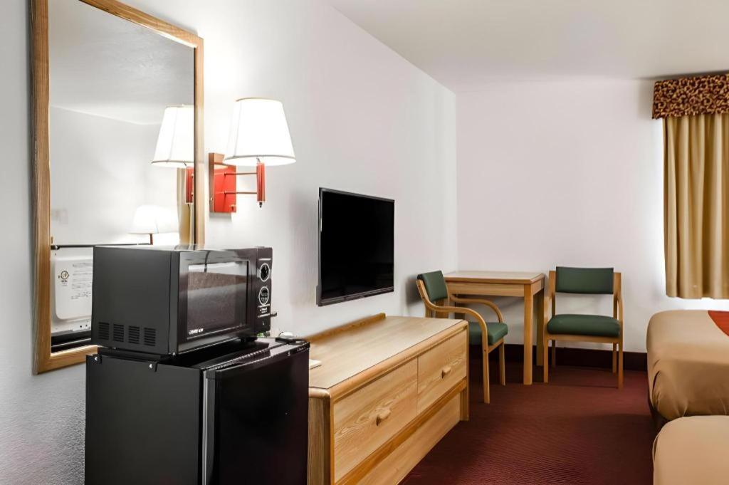 Econo Lodge Truman Inn Sedalia Extérieur photo