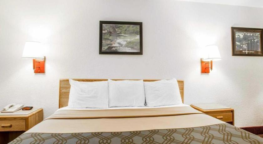 Econo Lodge Truman Inn Sedalia Extérieur photo
