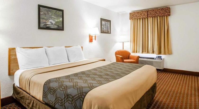 Econo Lodge Truman Inn Sedalia Extérieur photo
